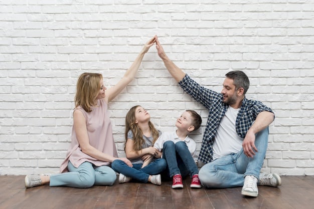 famille-maison_23-2148166823